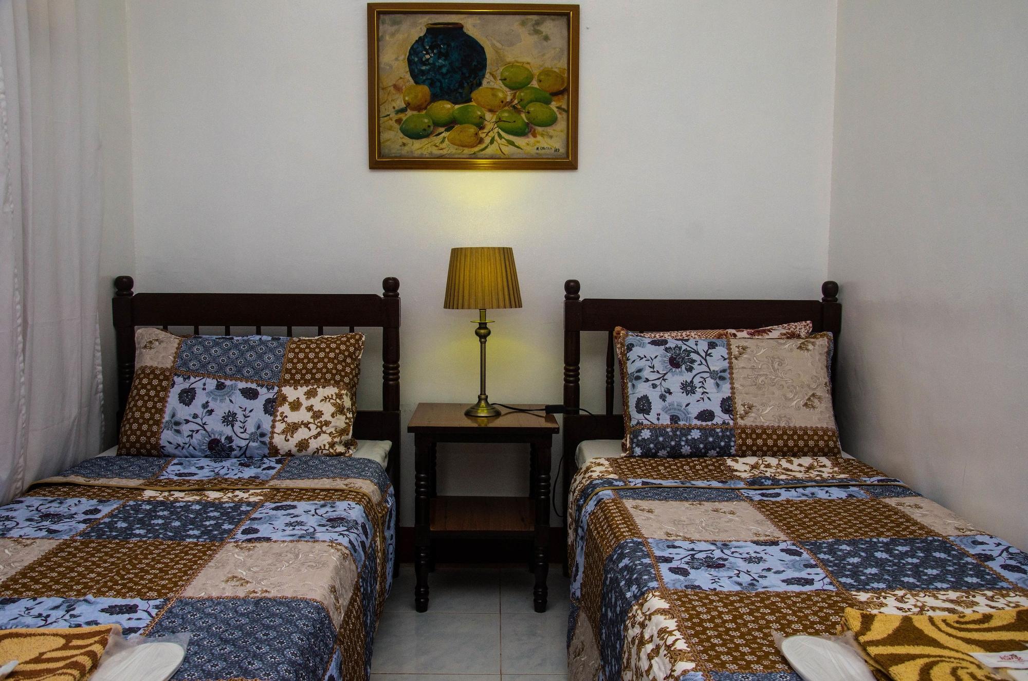 Lola Itang Pension House Tiniguiban Exterior foto
