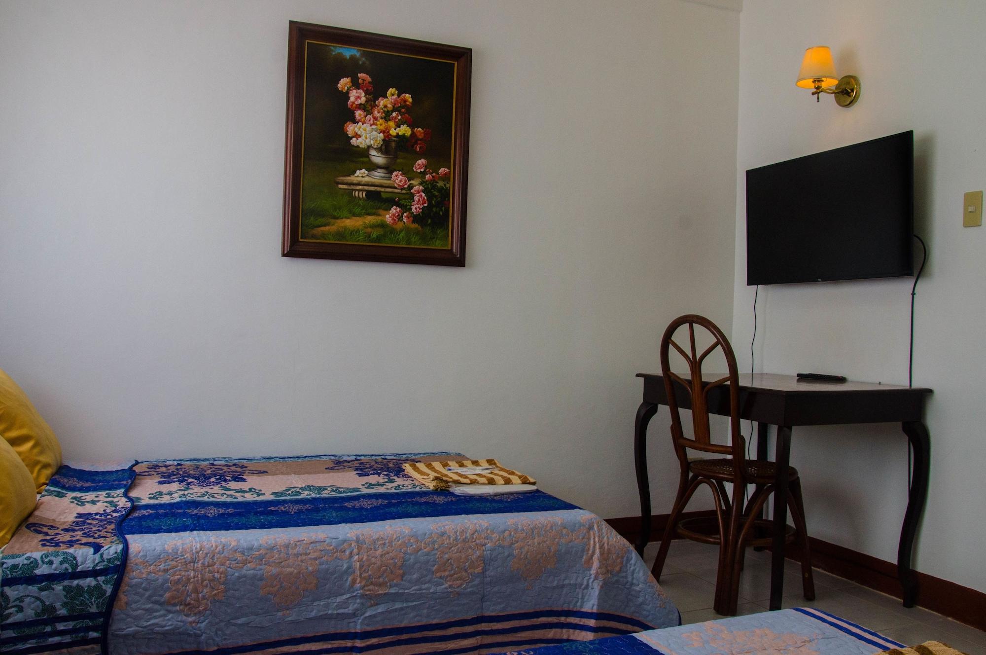 Lola Itang Pension House Tiniguiban Exterior foto