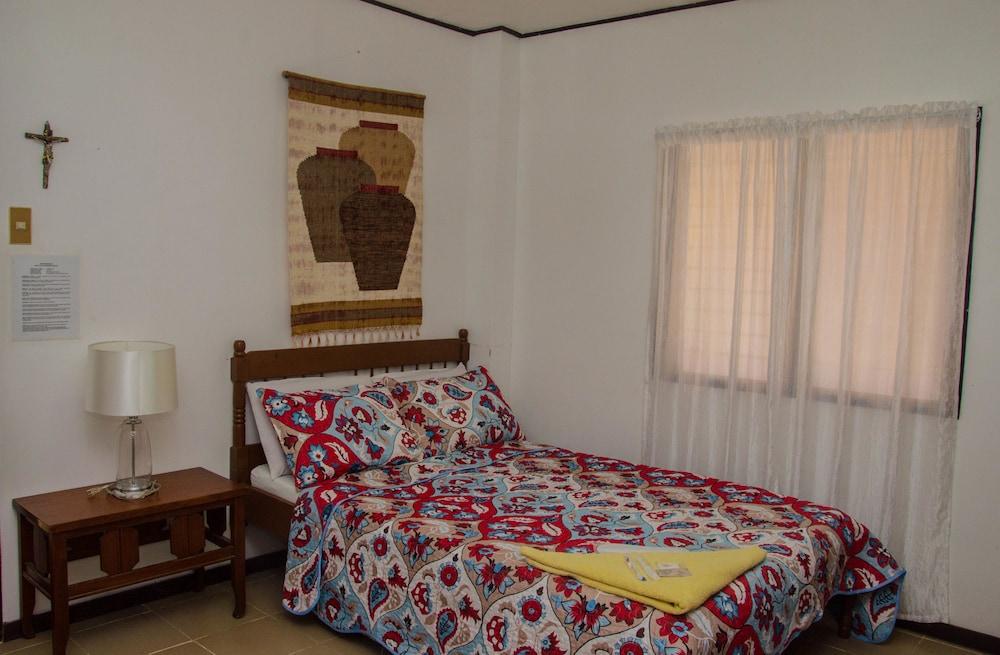 Lola Itang Pension House Tiniguiban Exterior foto