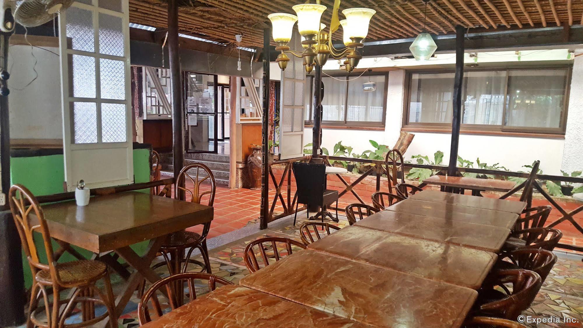 Lola Itang Pension House Tiniguiban Exterior foto