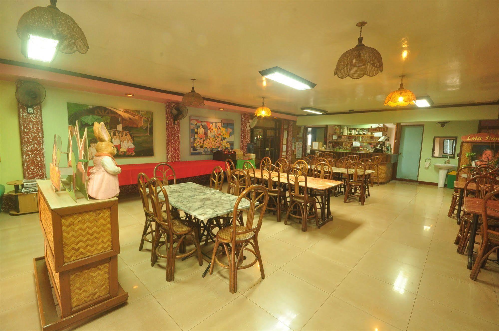 Lola Itang Pension House Tiniguiban Exterior foto