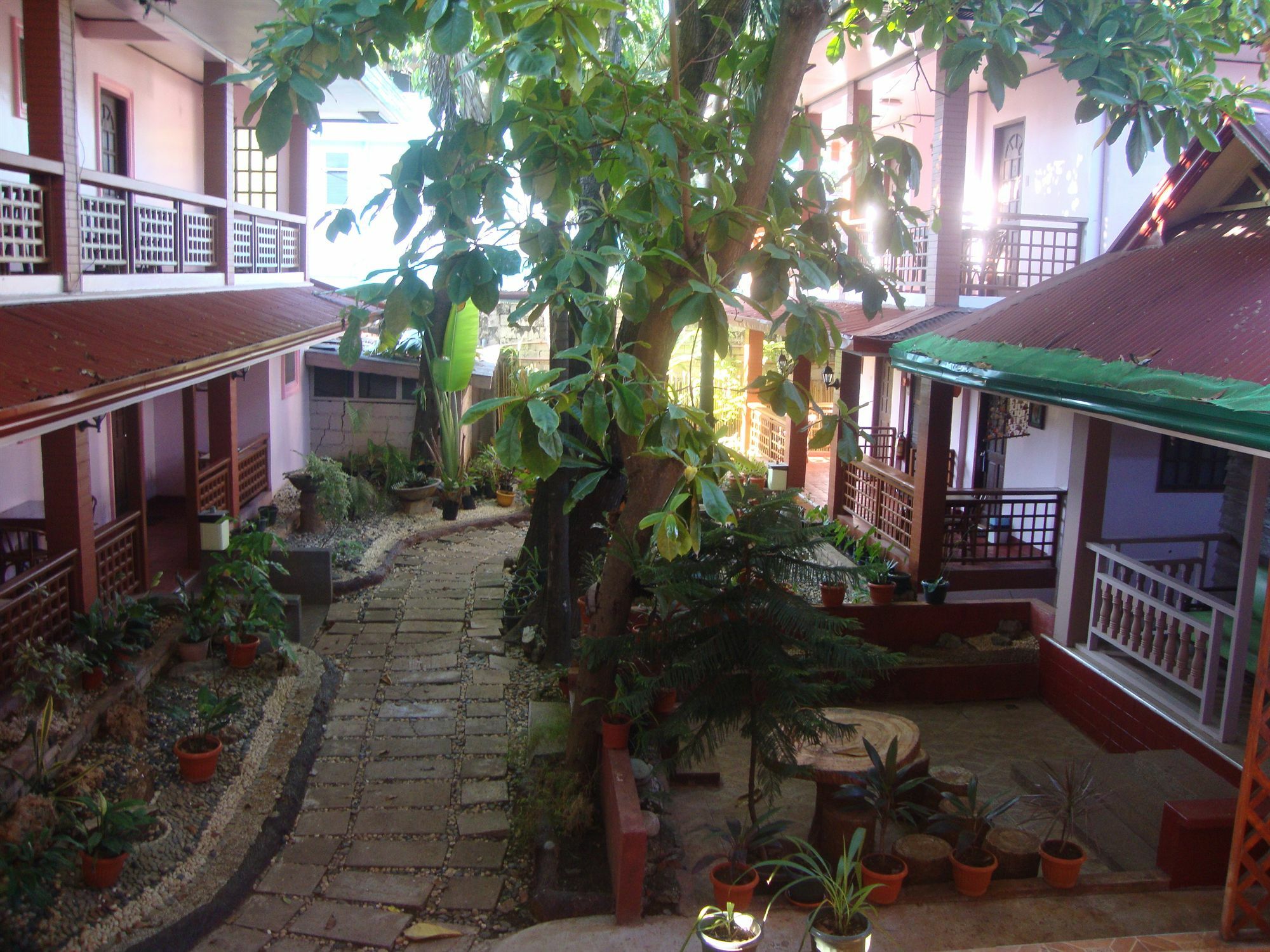 Lola Itang Pension House Tiniguiban Exterior foto