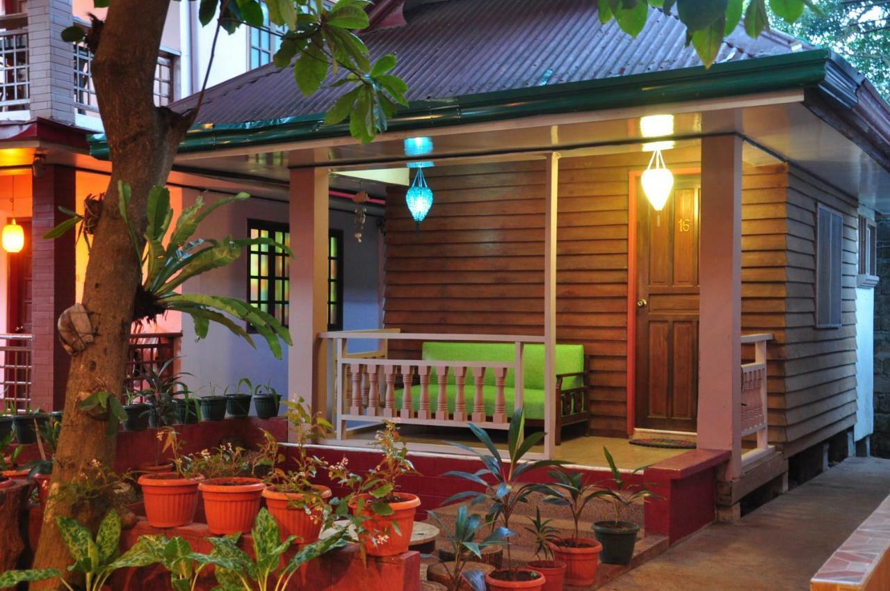 Lola Itang Pension House Tiniguiban Exterior foto